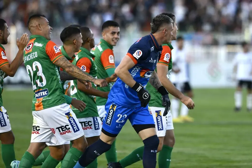 Así celebró Cobresal el gol de Leandro Requena. (Alejandro Pizarro Ubilla/Photosport).