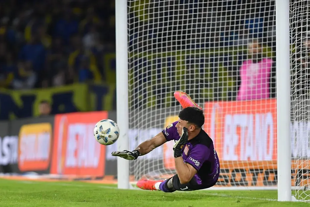 Así fue la tapada de Mansilla a Nicolás Figal. (Hernan Cortez/Getty Images).