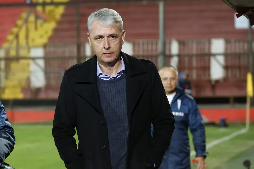 Tiago Nunes en el estadio Santa Laura, donde la Católica hace de local y visita. (Pepe Alvujar/Photosport).