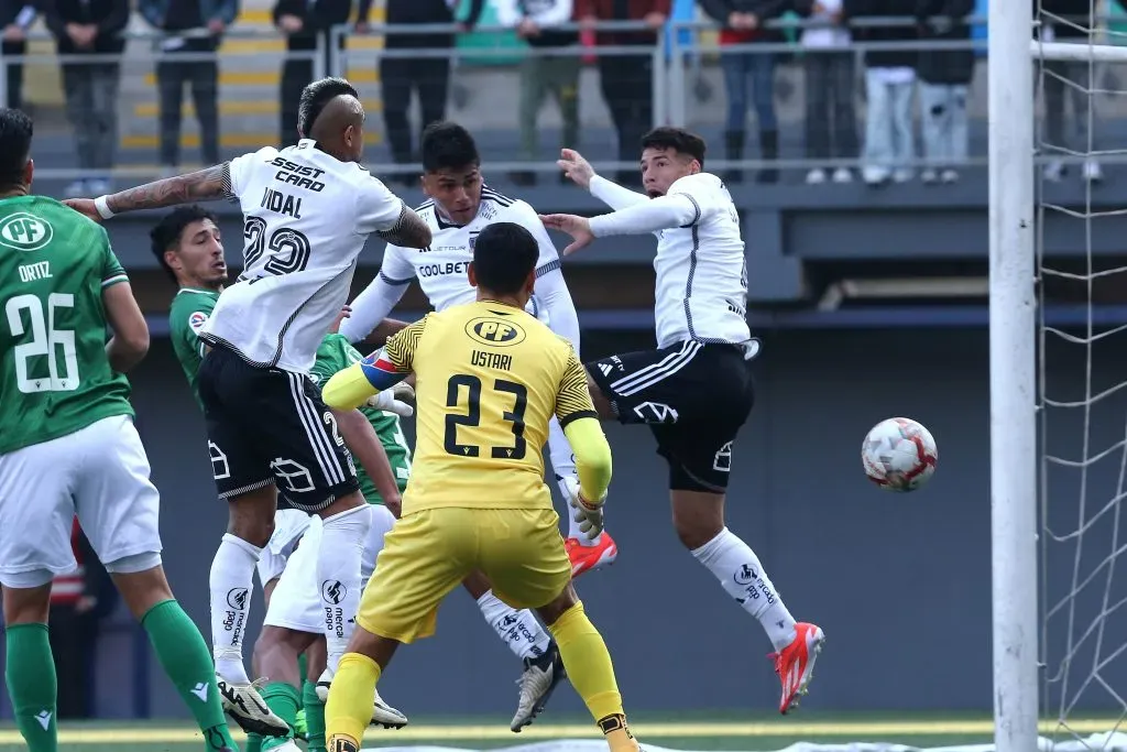 Damián Pizarro y su primer gol ante Audax Italiano. (Javier Salvo/Photosport).