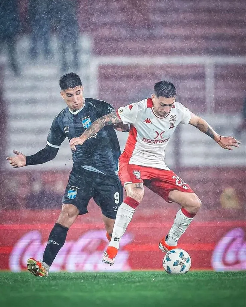 Rodrigo Echeverría en acción por Huracán, donde es un titular indiscutido. (Foto: CA Huracán).