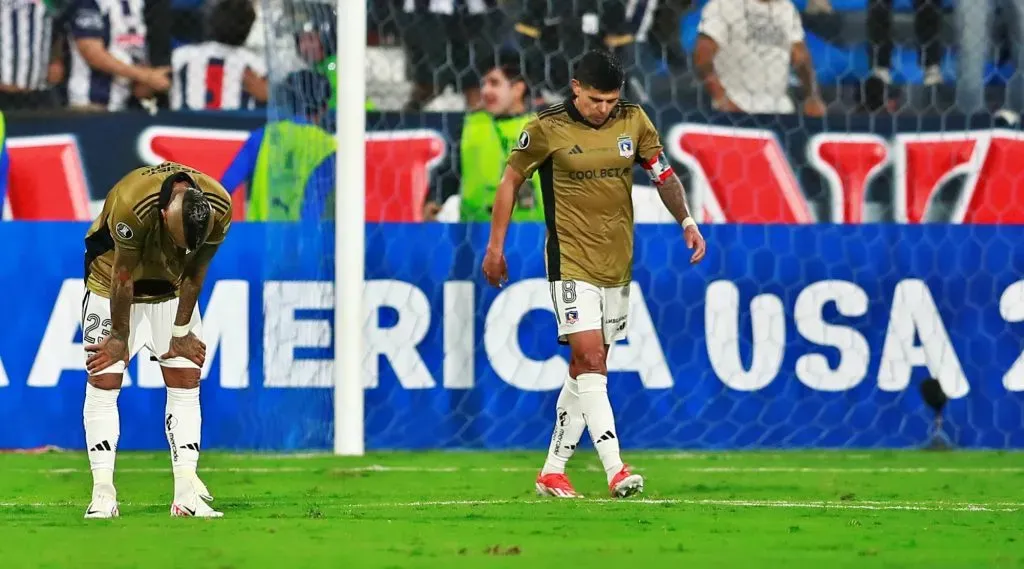 Esteban Pavez regaló insólitamente el 1-0 a Alianza Lima. Foto: Photosport.