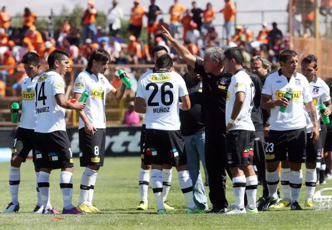 Omar Labruna estuvo menos de un año en la banca de Colo Colo. | Foto: Photosport.