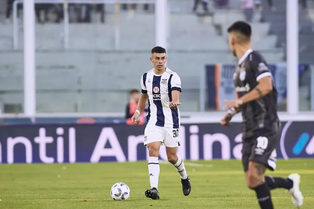 Ulises Ortegoza pide apoyo en la victoria de Talleres frente a Atlético Tucumán. (Foto: Talleres de Córdoba).
