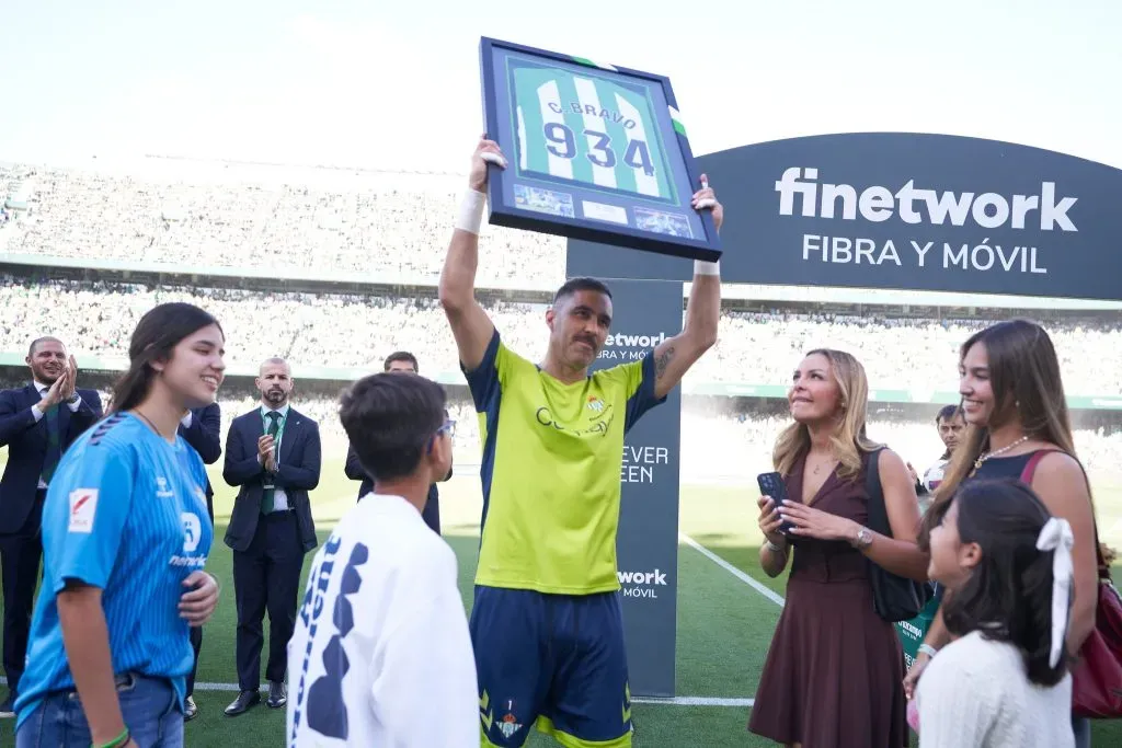 Claudio Bravo se va del Real Betis con la tranquilidad del deber cumplido. Foto: Comunicaciones Betis.