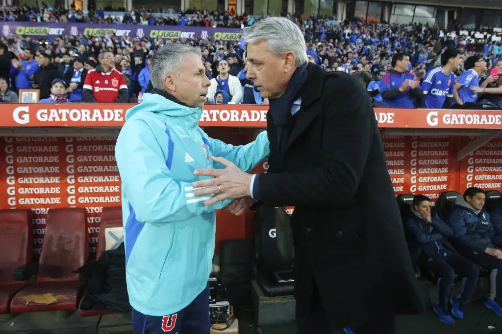 Nunes quedó encantado con el pasto del Estadio Nacional tras el clásico universitario | Photosport