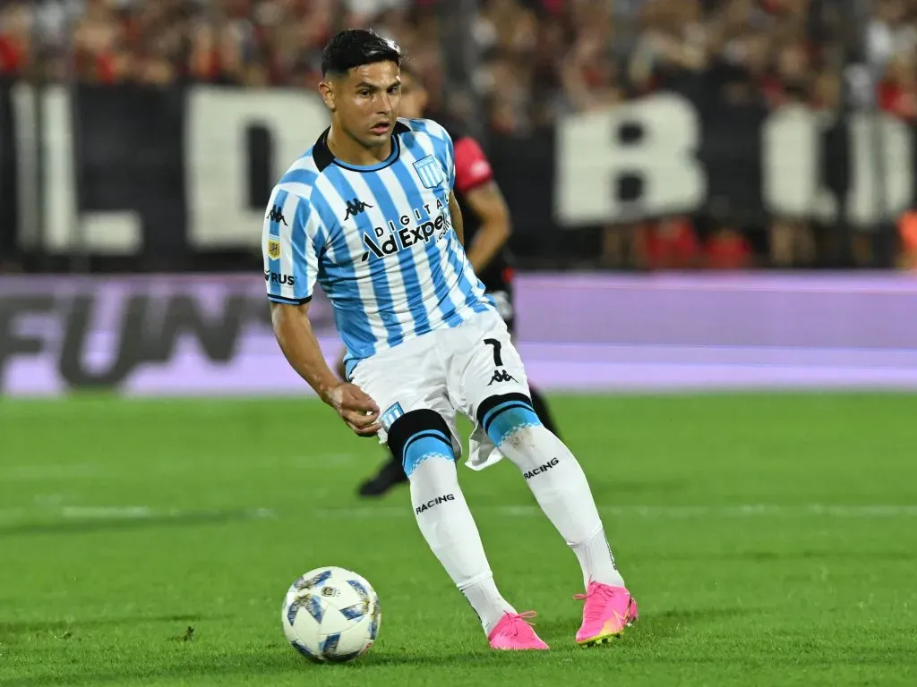 Maxi Salas en acción por Racing. (Foto: Luciano Bisbal | Imago).