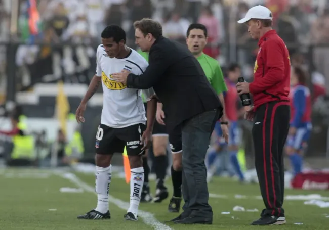 Una charla de Barti con Macnelly Torres. (LUIS HIDALGO/PHOTOSPORT).