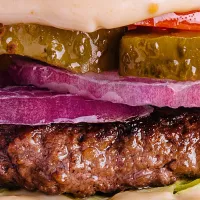 Receta de hamburguesas caseras con carne molida para celebrar este martes 28 de mayo
