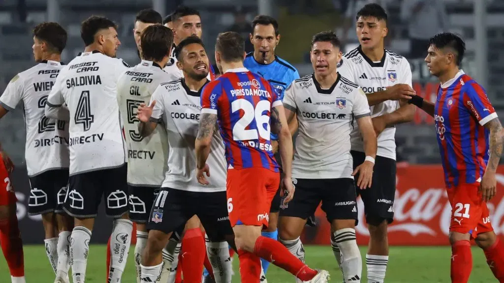 Colo Colo necesita un triunfo ante Cerro Porteño para no sacar la calculadora. De lo contrario, tendrá que ir sacando cuentas para seguir vivo a nivel internacional. Foto: Photosport.