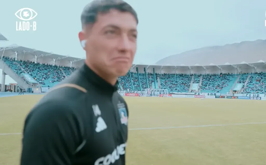 La expresión de Zavala cuando le consultaron por las pifias. (Foto: Colo Colo | Lado B).