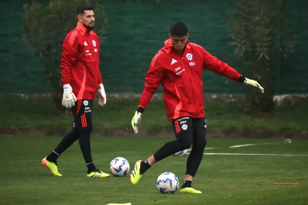 Cortés entrenando en la Roja. Foto: Javier Salvo/Photosport