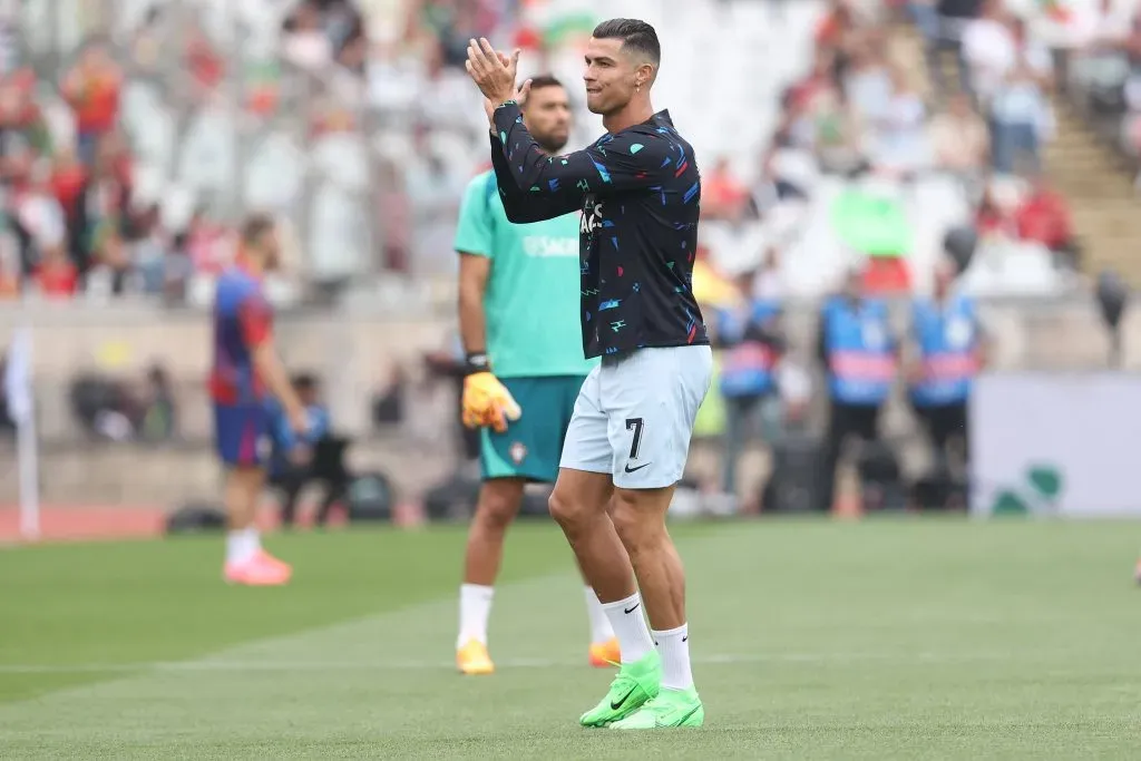 Foto: Imago | Cris en el calentamiento antes de que arranque el compromiso.