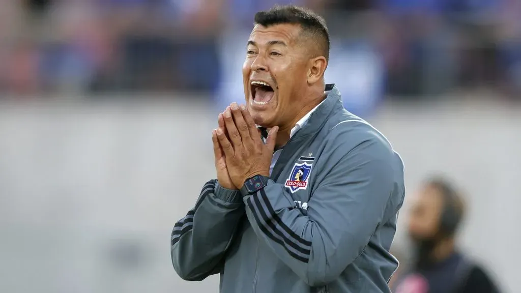 Almirón busca refuerzos en tres puestos claves.