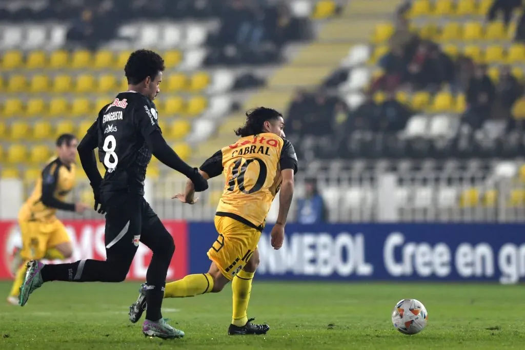 Luciano Cabral en acción por Coquimbo Unido. (Alejandro Pizarro Ubilla/Photosport).