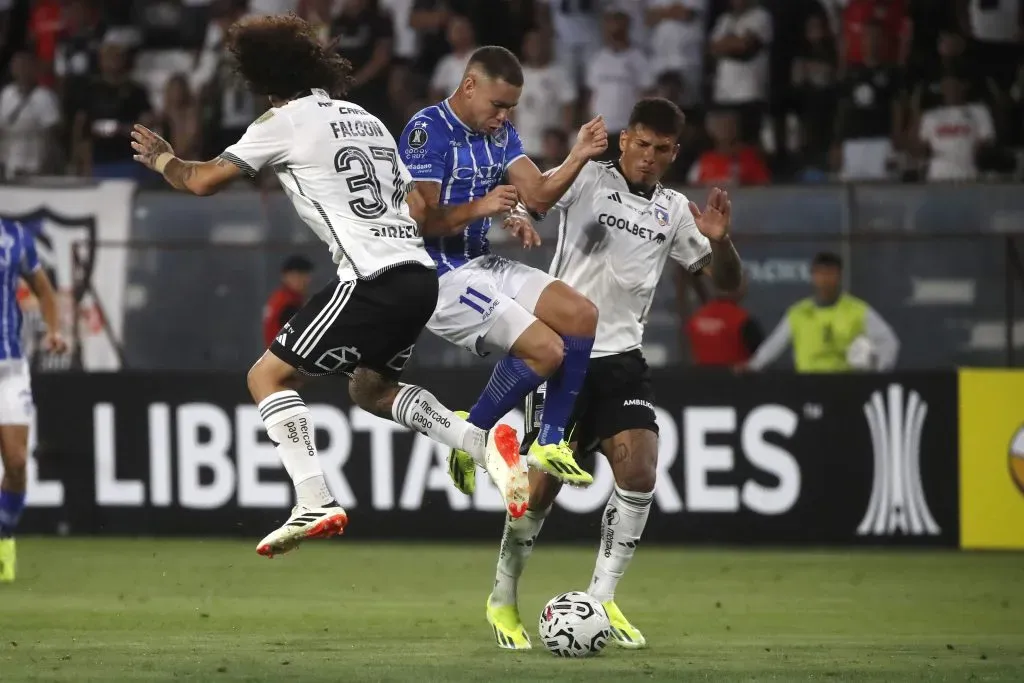 Saldivia y Peluca Falcón representaron a Colo Colo como defensores centrales en la oncena ideal de la Gala Crack. (Jonnathan Oyarzun/Photosport).