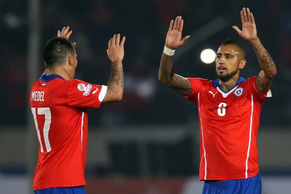 Medel y Vidal, en la Copa América de 2015. Foto: Andres Piña/Photosport
