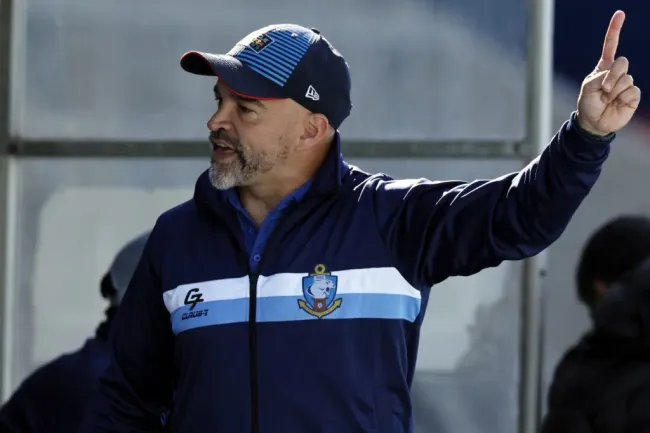 John Armijo dirigió Deportes Antofagasta desde enero de 2023 hasta junio de 2024. (Andrés Piña/Photosport).