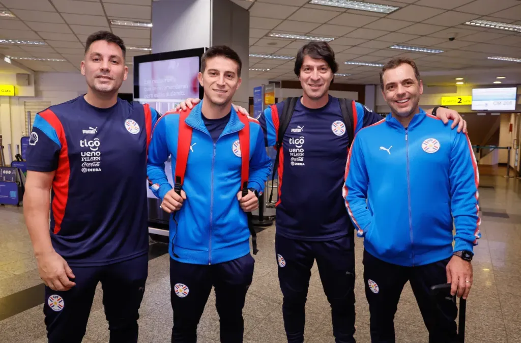 Daniel Garnero a poco de volar rumbo a Panamá. (Foto: Albirroja).