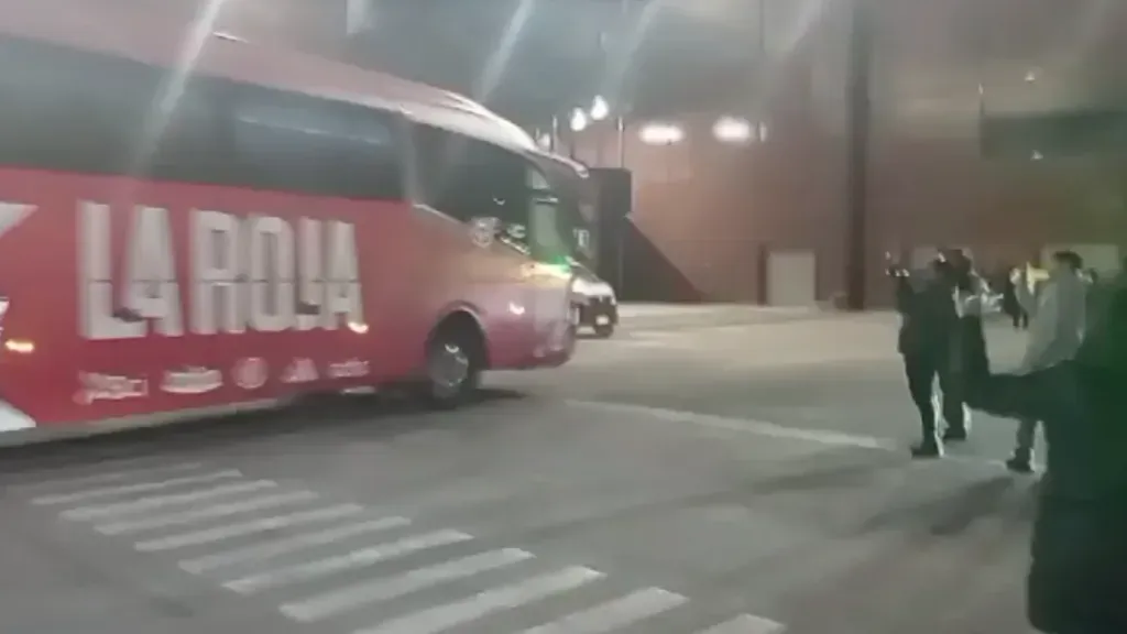 La llegada de la Selección Chilena al aeropuerto | Captura video Radio ADN