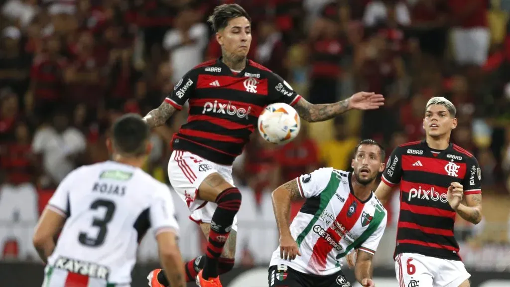 Erick Pulgar se perfila como titular en el debut ante Perú