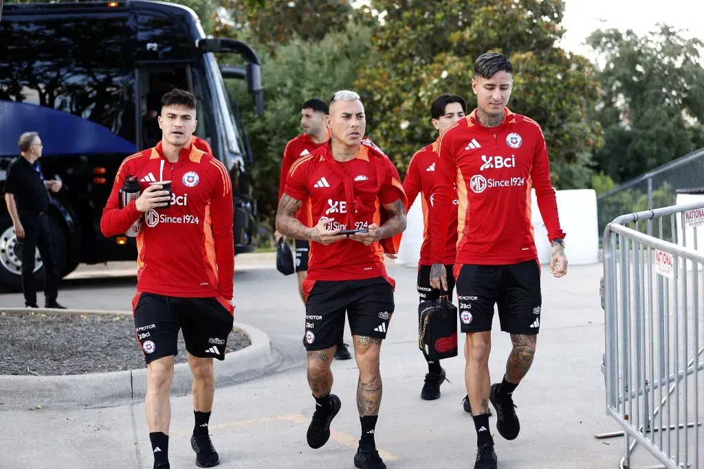 Eduardo Vargas sufrió un golpe en el primer entrenamiento de la Roja | Carlos Parra/Comunicaciones FFCh