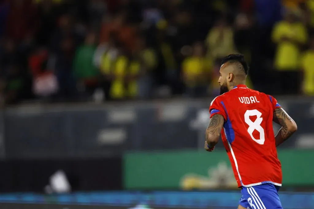 Ahora el número 8 en la Roja no es más de Arturo Vidal. Foto: Andres Pina/Photosport