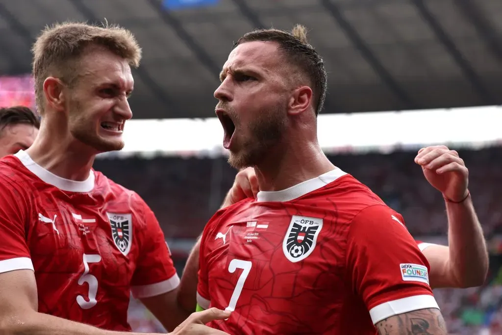 Austria festeja ante Polonia y sufre Lewa.