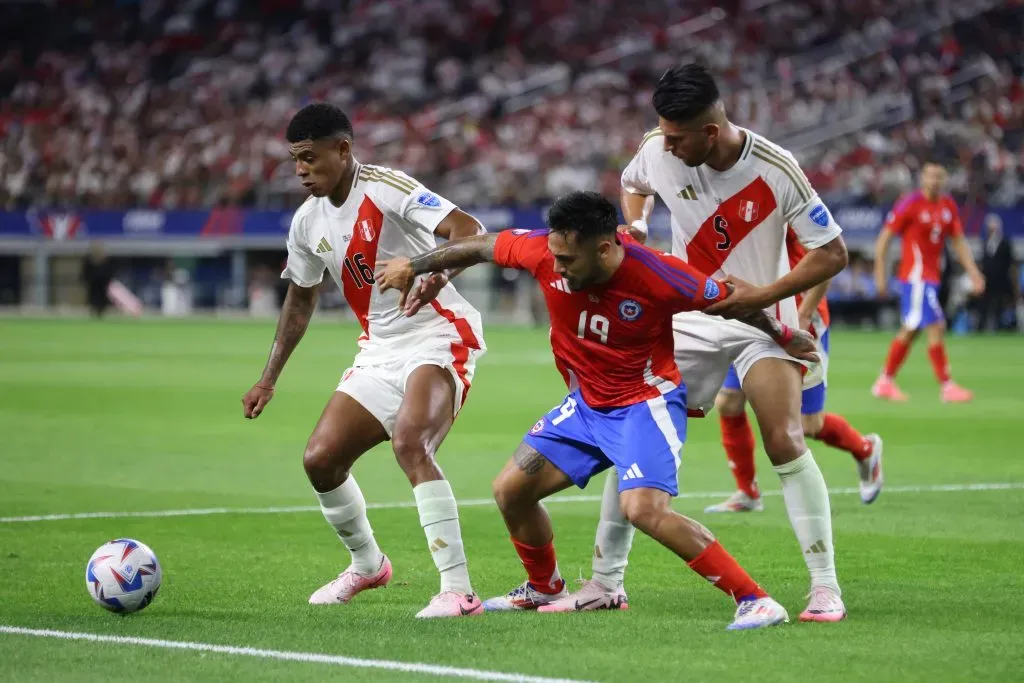 Marcos Bolados tuvo poca presencia en el ataque de la selección chilena ante Perú. | Foto: Photosport.