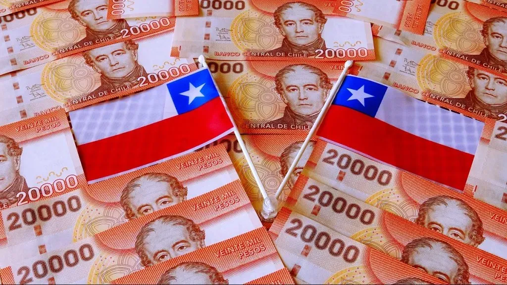 Banderillas chilenas sobre billetes de $20.000