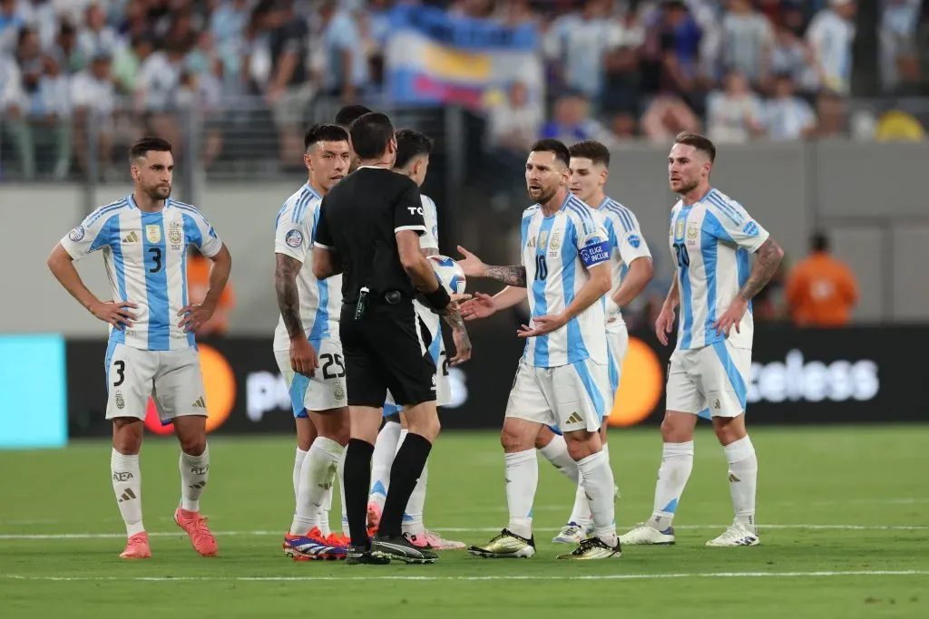 Andrés Matonte conversa con Messi y varios argentinos. (Rob Carr/Getty Images).