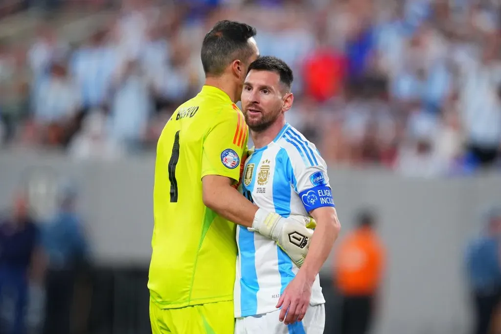 Claudio Bravo disfruta cada momento como el último en esta Copa América. (Photo by Mitchell Leff/Getty Images)