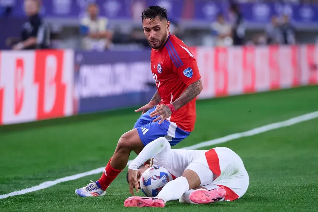 Marcos Bolados en acción frente a Perú. (Jonathan Duenas/Mexsport/Photosport).