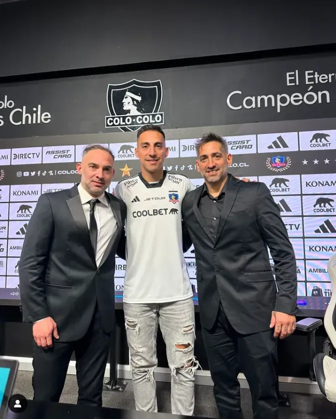 Javier Correa acompañado por Ezequiel Garré (izquierda) y Emiliano Garré (derecha). Foto: Captura Instagram.