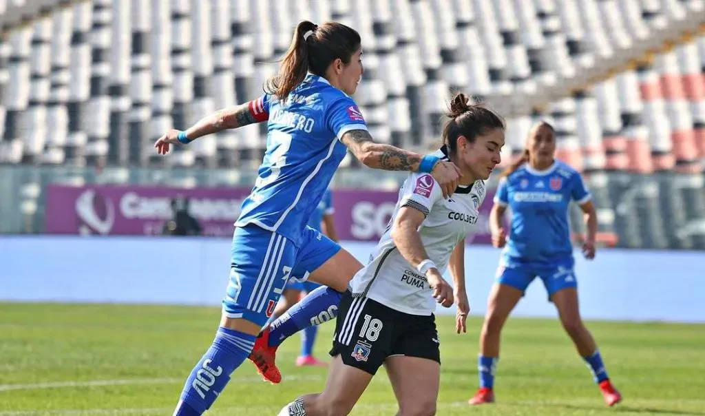 Carla Guerrero cometió un penal clave para que la U terminará perdiendo este Superclásico Femenino. | Foto: Colo Colo.