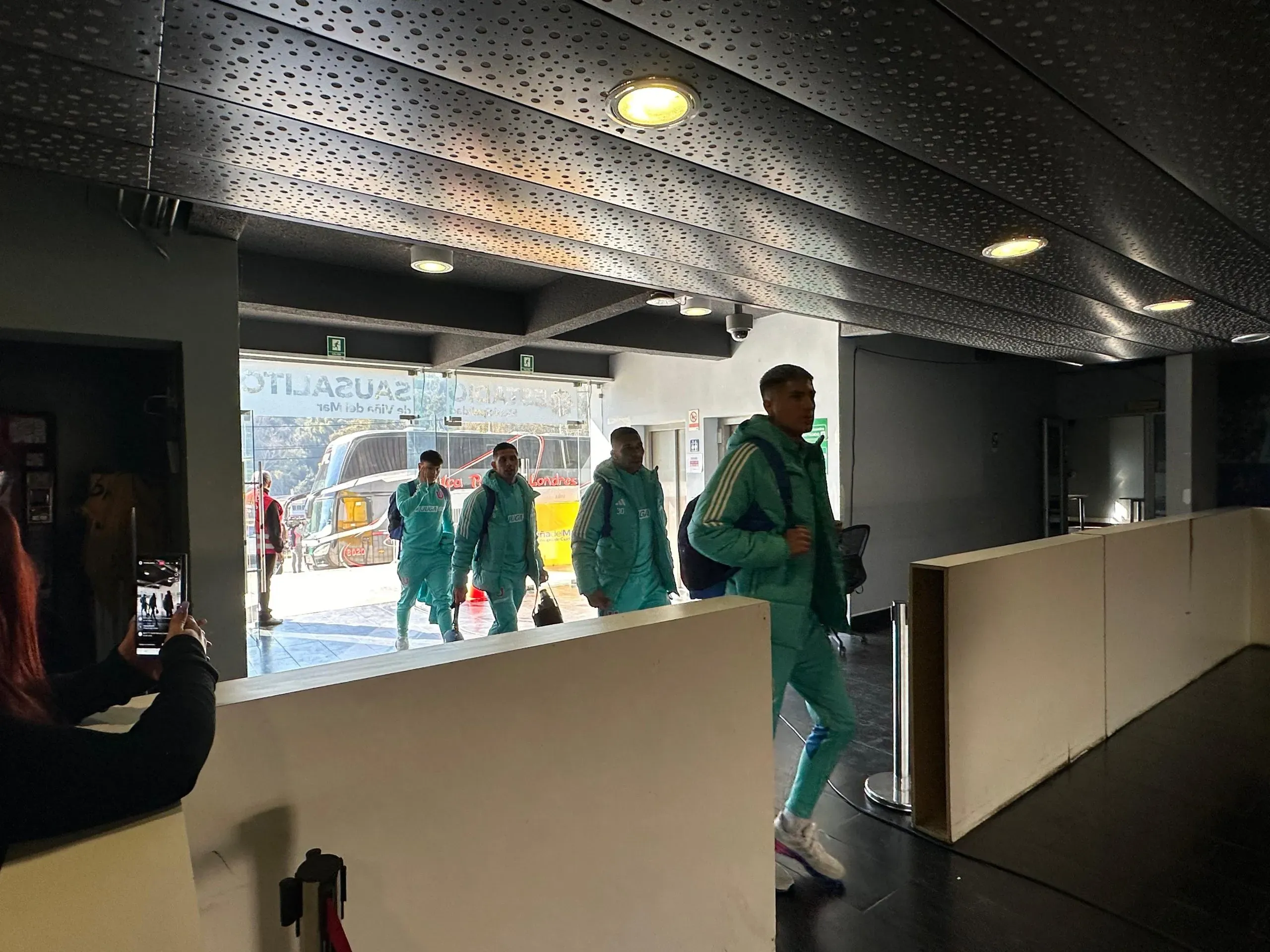 La U haciendo entrada en el Estadio Sausalito para su duelo ante Everton de Viña del Mar por Copa Chile.