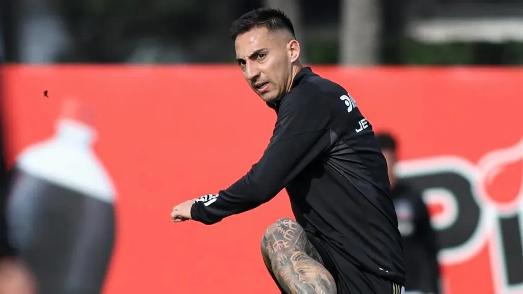 Javier Correa ya entrena con Colo Colo y tiene más que ilusionado a Arturo Vidal. Foto: Comunicaciones Colo Colo.
