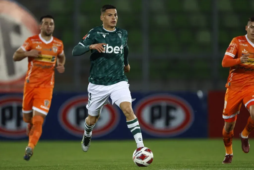 Lucas Cepeda se formó como futbolista en Santiago Wanderers. (Andres Pina/Photosport).