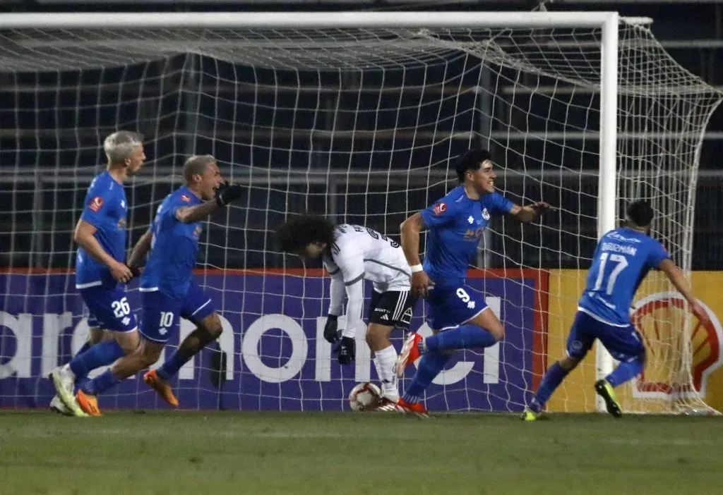 Así festejó Santa Cruz el gol del empate. (Jose Robles/Photosport)-