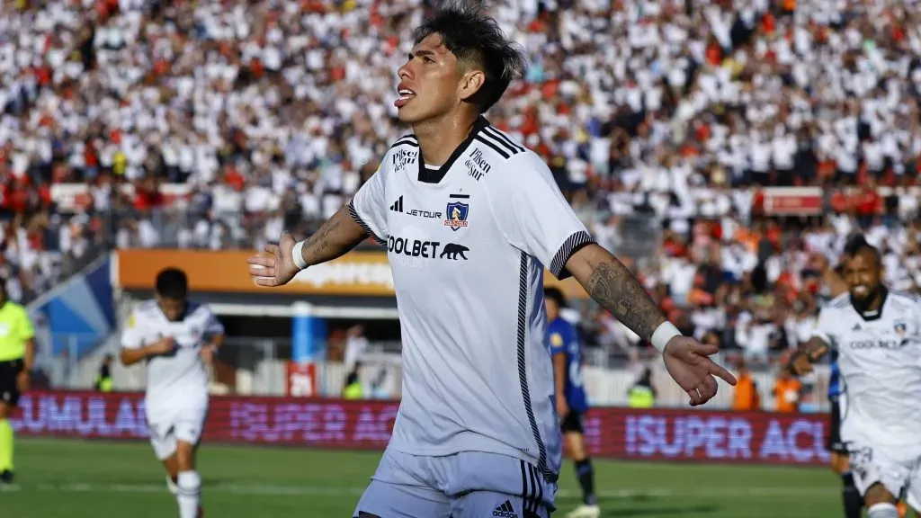 Carlos Palacios puede estar viviendo sus últimos días en Colo Colo. Foto: Photosport.