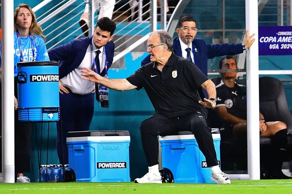 Marcelo Bielsa mostró toda la rabia que siente por la organización de la Copa América 2024. (Imago).