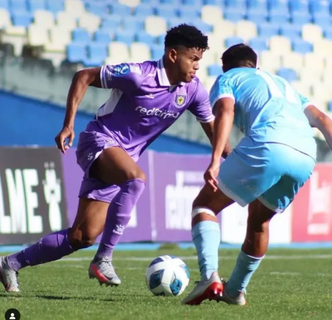 Alexander Bolaños realmente se llama Jancer Romario Bolaños. En la foto defiende a Deportes Concepción. (Captura).