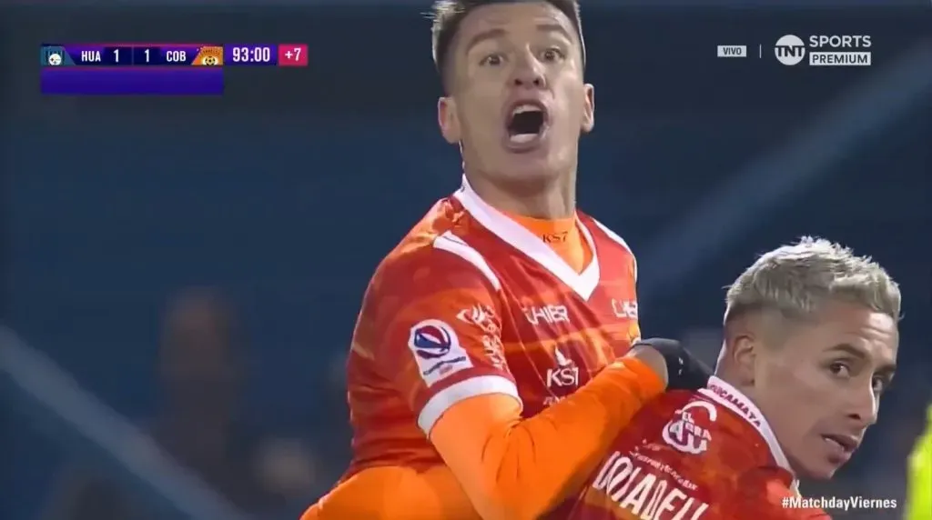 Gary Insaurralde le grita al árbitro. (Captura TNT Sports).