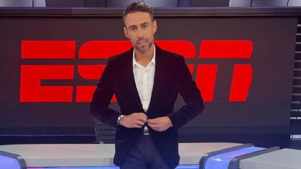El comentarista deportivo respondió al tema de Morales en la U.