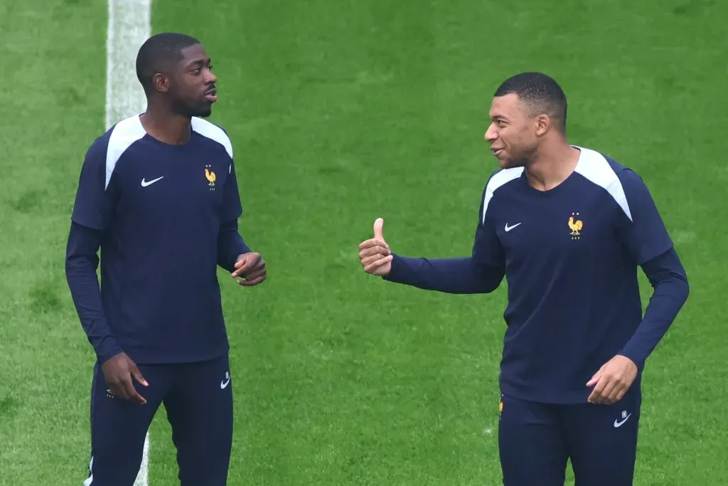 Ousmane Dembélé y Kylian Mbappé coincidieron en el PSG y la selección de Francia. (Alex Grimm/Getty Images).