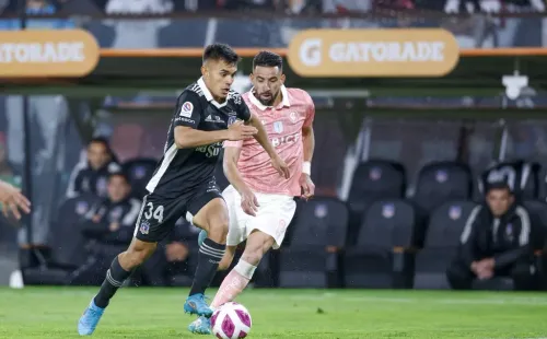 Mauricio Isla ante Colo Colo. (Jose Alvujar/Photosport).