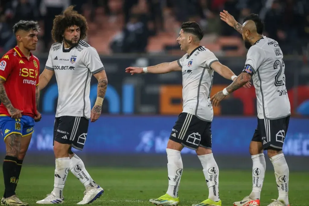 Falcón y Vidal se pelearon antes del penal de Carlos Palacios | Photosport