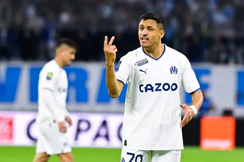 Alexis recibirá un sueldo que no es ni la mitad del que ganaba Aubameyang en Marsella