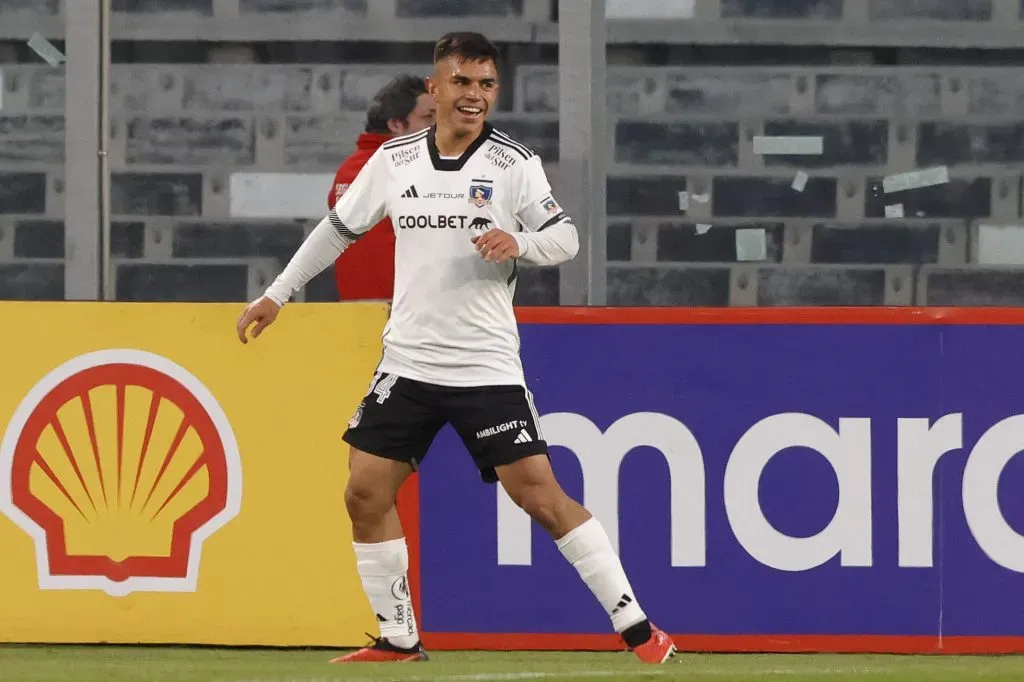 Vicente Pizarro celebra su gol ante O’Higgins en la Copa Chile 2024. (Felipe Zanca/Photosport).