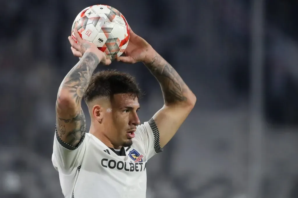 Almirón lamenta el infortunio de Alan Saldivia. (Jonnathan Oyarzun/Photosport).